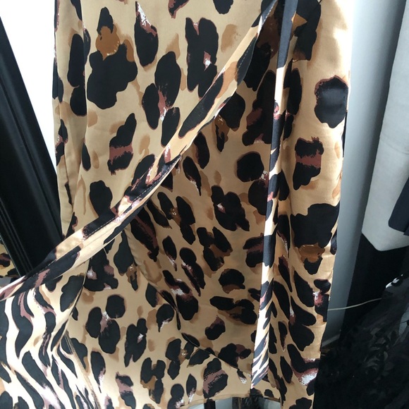 Cheetah print wrap skirt - Picture 3 of 4